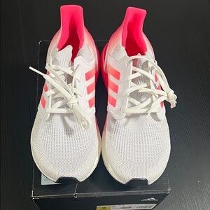 Adidas ULTRABOOST 20 Womens size 9 running sneakers